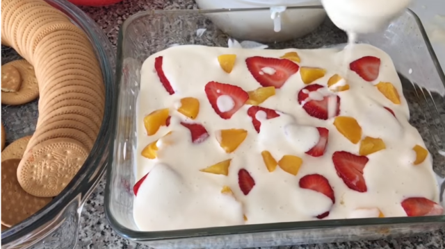 Aprende Cómo Puedes Hacer Un Postre De Galletas María Con Frutas ...